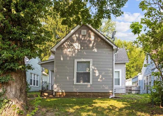 Property at 412 S Hocker Ave, Independence, MO 64050, 3 beds, 1.5 baths