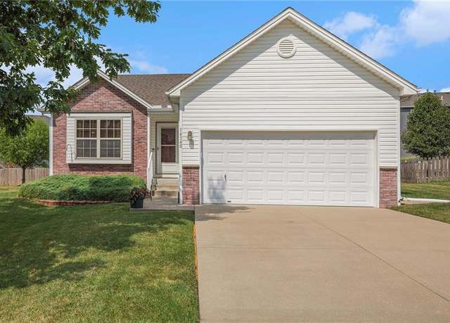 Property at 14340 Richmond Ave, Grandview, MO 64030, 3 beds, 2 baths
