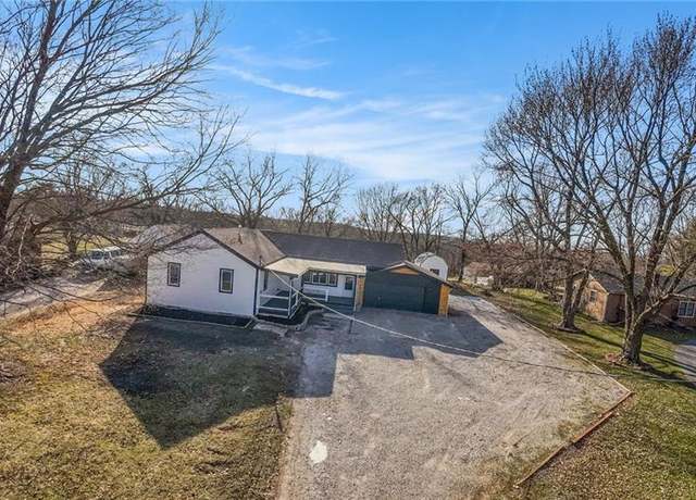 Property at 3040 S 65th St, Kansas City, KS 66106, 4 beds, 2 baths