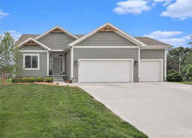 Property at 9024 SE 1st St, Blue Springs, MO 64064, 4 beds, 3 baths