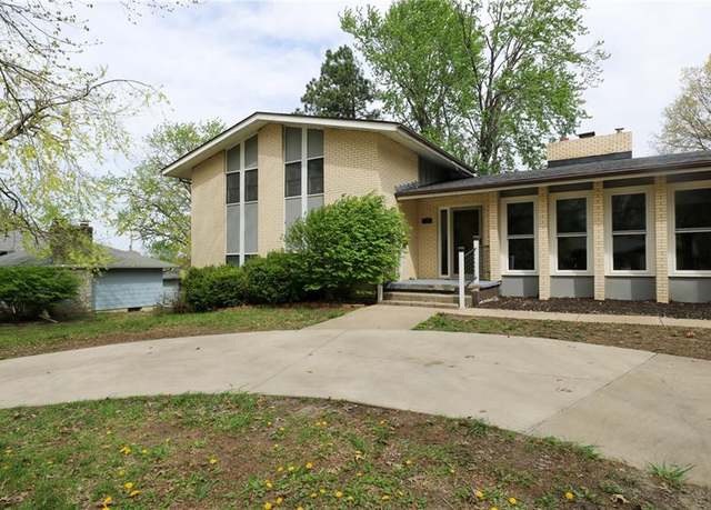 Property at 2184 Morningside Dr, Emporia, KS 66801, 5 beds, 4.5 baths