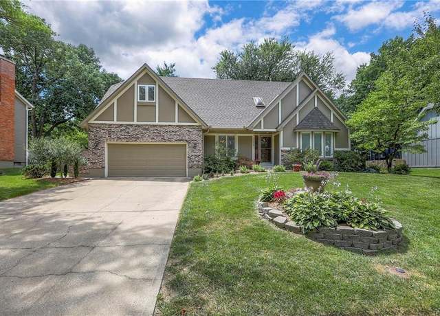 Property at 11512 Hadley St, Overland Park, KS 66210, 4 beds, 4 baths