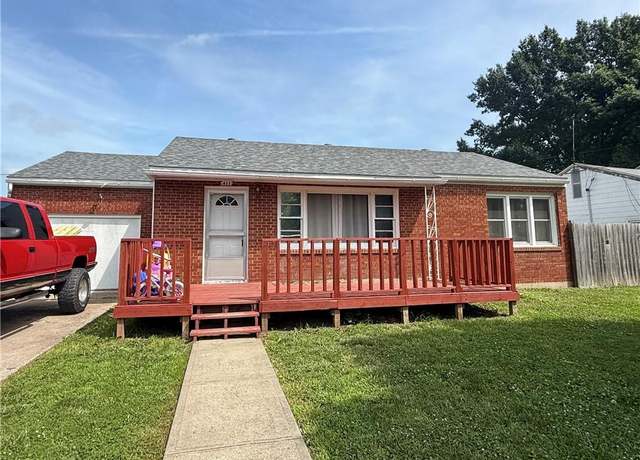 Property at 611 E Elm St, Hardin, MO 64035, 3 beds, 1 bath