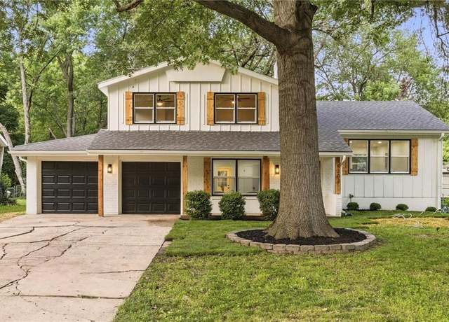 Property at 9303 Hayes Dr, Overland Park, KS 66212, 4 beds, 2.5 baths