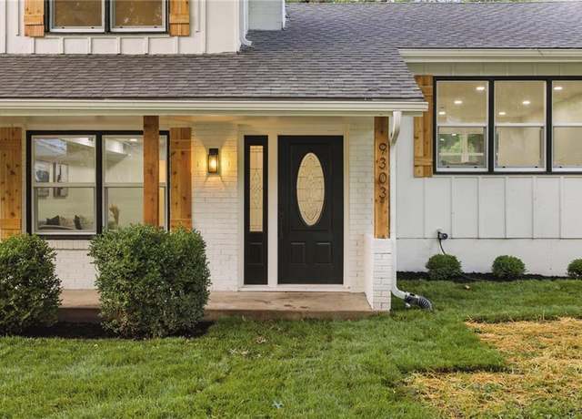 Property at 9303 Hayes Dr, Overland Park, KS 66212, 4 beds, 2.5 baths