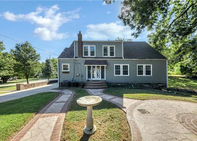 Property at 317 N Park Blvd, Independence, KS 67301, 5 beds, 2.5 baths