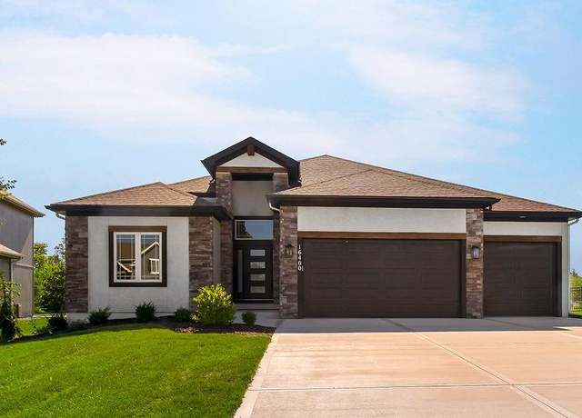 Property at 16400 S Loiret St, Olathe, KS 66062, 4 beds, 3 baths