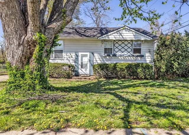 Property at 8802 E 92nd St, Kansas City, MO 64138, 3 beds, 1.5 baths