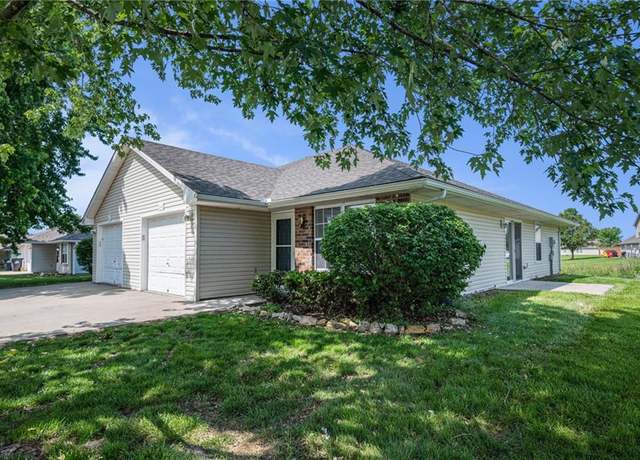 Property at 214 NW Parker Dr, Grain Valley, MO 64029, 3 beds, 2 baths