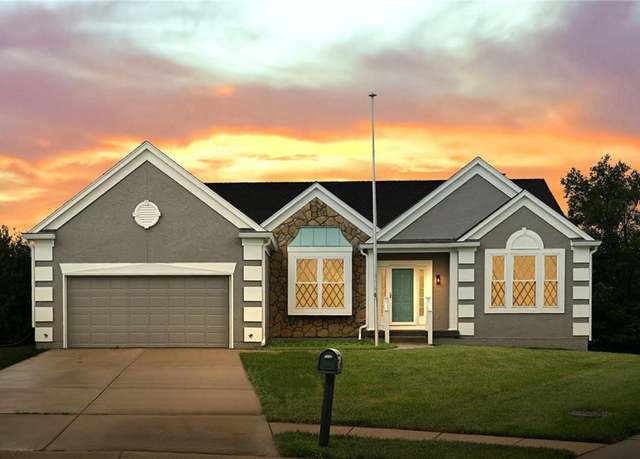 Property at 9201 N Charlotte Ct, Kansas City, MO 64155, 4 beds, 3 baths