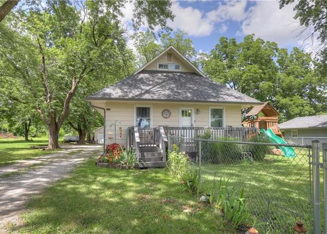 Property at 2509 E 4th St, Pittsburg, KS 66762, 6 beds, 3.5 baths