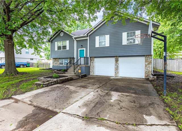 Property at 516 South St, Grain Valley, MO 64029, 3 beds, 2 baths