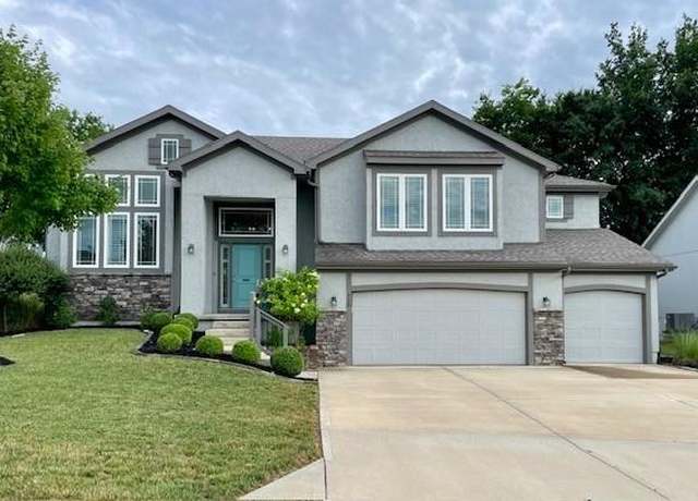 Property at 920 SE Forest Ridge Ct, Blue Springs, MO 64014, 4 beds, 3 baths