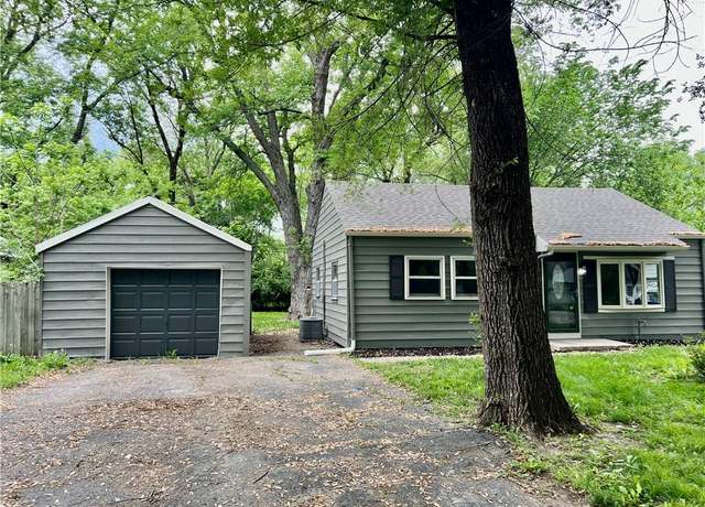Property at 8416 Greenwood Rd, Raytown, MO 64138, 2 beds, 1 bath