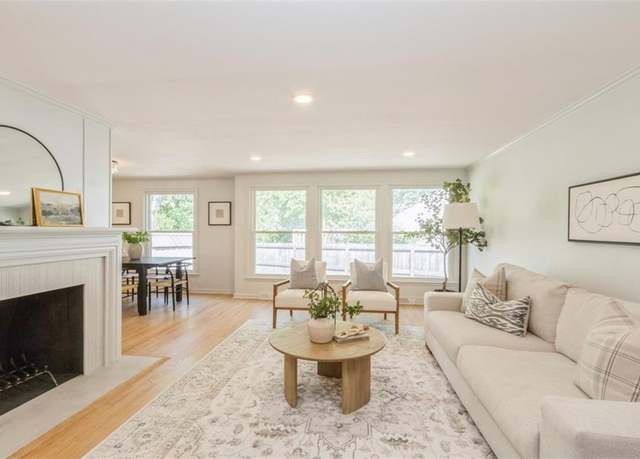 Property at 5008 W 79th St, Prairie Village, KS 66208, 4 beds, 4 baths