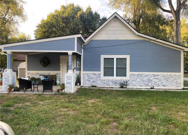 Property at 200 W Perry St, Edgerton, MO 64444, 3 beds, 1 bath