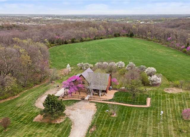 Property at 28196 175th St, Leavenworth, KS 66048, 4 beds, 3.5 baths