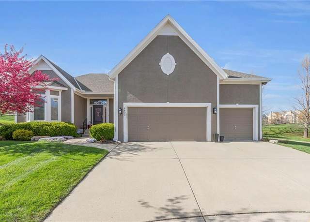 Property at 4800 W 162nd St, Overland Park, KS 66085, 3 beds, 3 baths