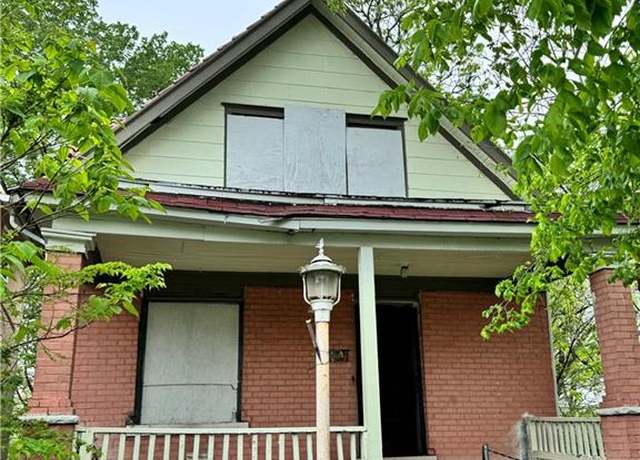 Property at 4028 Woodland Ave, Kansas City, MO 64110, 2 beds, 1 bath