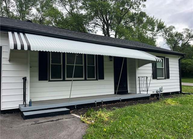 Property at 13315 10th St, Grandview, MO 64030, 3 beds, 2 baths