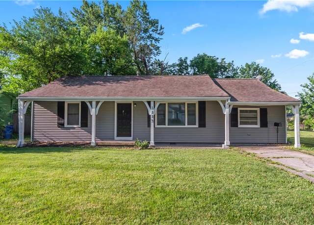 Property at 1113 E Cedar St, Olathe, KS 66061, 3 beds, 2 baths