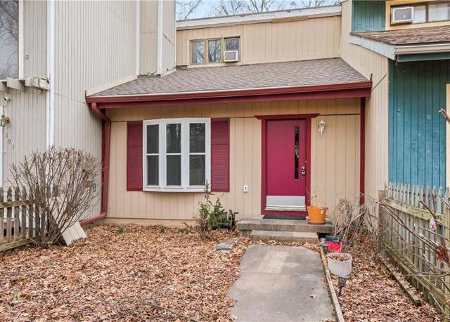 Property at 192 Oak Hill Cluster Cir, Independence, MO 64057, 3 beds, 2 baths