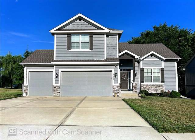 Property at 9106 N Garfield Ave, Kansas City, MO 64155, 5 beds, 3 baths