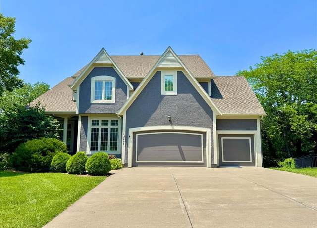 Property at 13406 W 72nd St, Shawnee, KS 66216, 4 beds, 3.5 baths