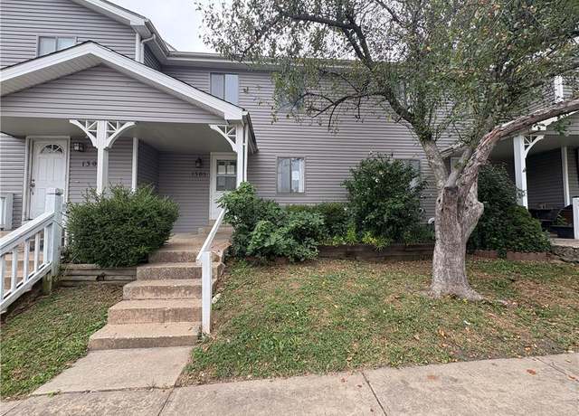 Property at 1305 E 123rd Ter Unit B, Olathe, KS 66061, 3 beds, 2.5 baths