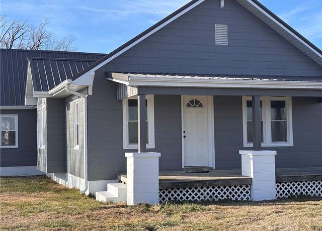 Property at 21177 SW Missouri Rd, Garnett, KS 66032, 2 beds, 2 baths