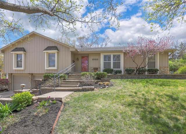 Property at 10113 W 65th Dr, Merriam, KS 66203, 3 beds, 3 baths