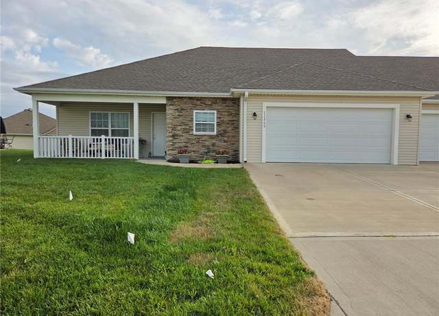 Property at 11326 Verde Dr, Kansas City, KS 66109, 2 beds, 2 baths