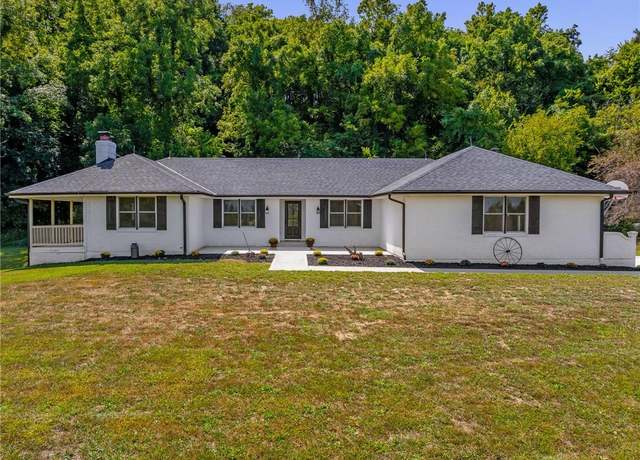Property at 3024 224 Hwy, Napoleon, MO 64074, 3 beds, 3 baths