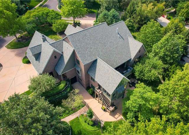 Property at 10816 W 140th St, Overland Park, KS 66221, 5 beds, 6 baths