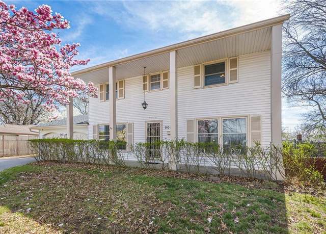 Property at 9019 E 51st Ter, Kansas City, MO 64133, 4 beds, 2.5 baths