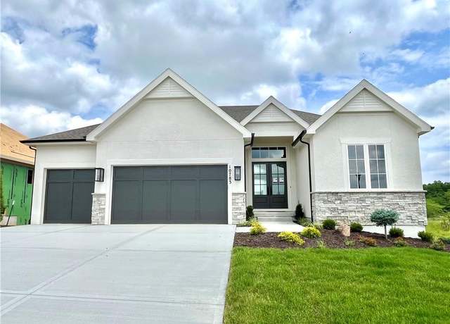 Property at 10783 S Shady Bend Rd, Olathe, KS 66061, 4 beds, 3 baths