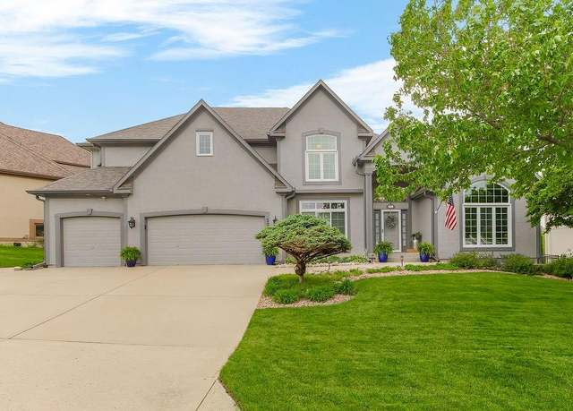 Property at 5720 NE Quartz Dr, Lee's Summit, MO 64064, 4 beds, 4 baths