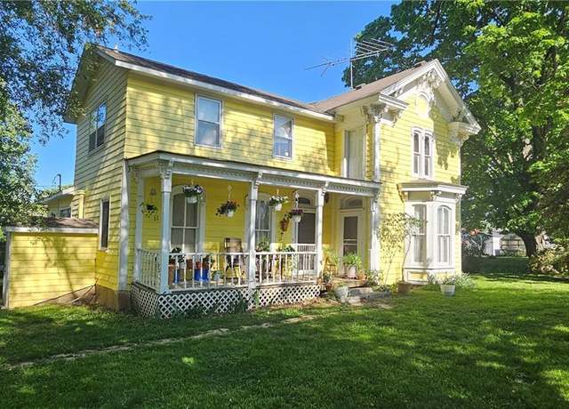 Property at 700 Broad St, Waverly, MO 64096, 3 beds, 2 baths