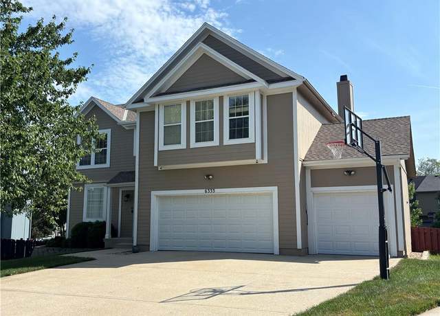 Property at 6333 Lakecrest Dr, Shawnee, KS 66218, 4 beds, 2.5 baths