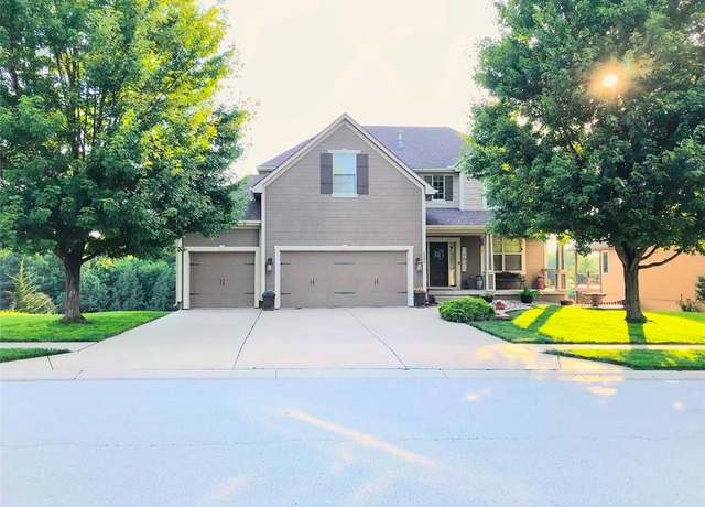 Property at 1233 Wiltshire Blvd, Raymore, MO 64083, 5 beds, 3.5 baths