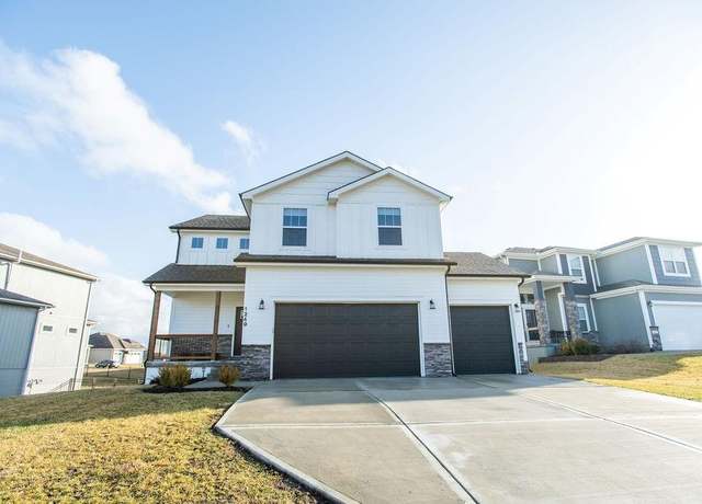 Property at 1249 Rich Blvd, Warrensburg, MO 64093, 5 beds, 3.5 baths