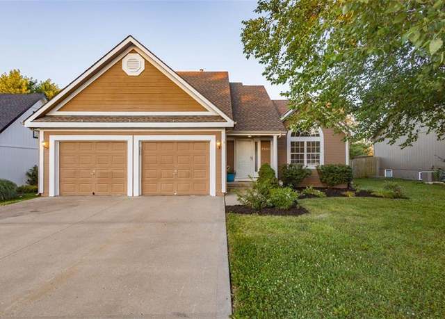 Property at 7503 N Lewis Ave, Kansas City, MO 64158, 4 beds, 3.5 baths