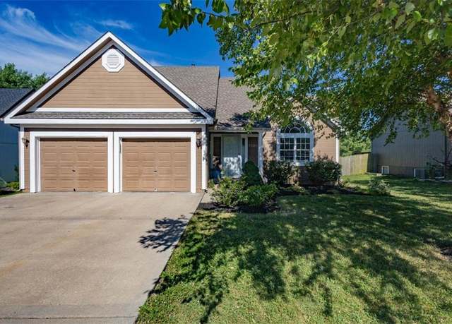 Property at 7503 N Lewis Ave, Kansas City, MO 64158, 4 beds, 3.5 baths