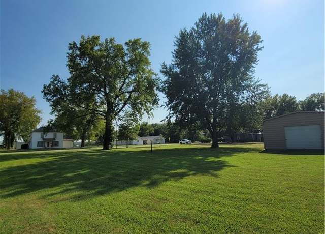 Property at 229 E 7th Ave, Garnett, KS 66032