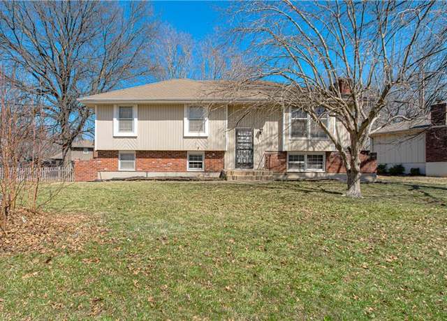 Property at 1206 SE 2nd Ter, Lee's Summit, MO 64063, 3 beds, 2 baths