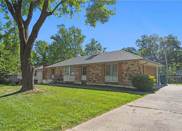 Property at 8315 Laurel Ave, Raytown, MO 64138, 4 beds, 2 baths