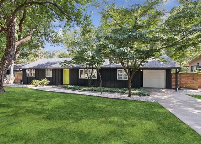 Property at 7657 Colonial Dr, Prairie Village, KS 66208, 3 beds, 2 baths