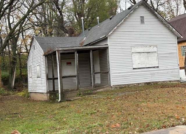 Property at 4318 Brooklyn Ave, Kansas City, MO 64130, 2 beds, 1 bath