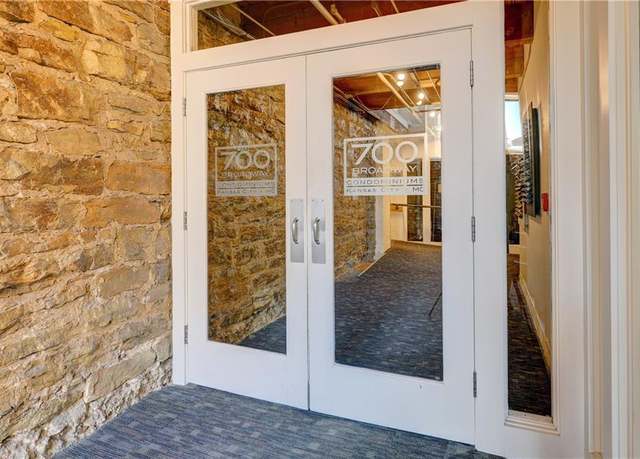 Property at 700 Broadway St #401, Kansas City, MO 64105, 1 bed, 1 bath