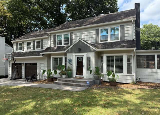 Property at 1214 W 67th Ter, Kansas City, MO 64113, 4 beds, 3.5 baths